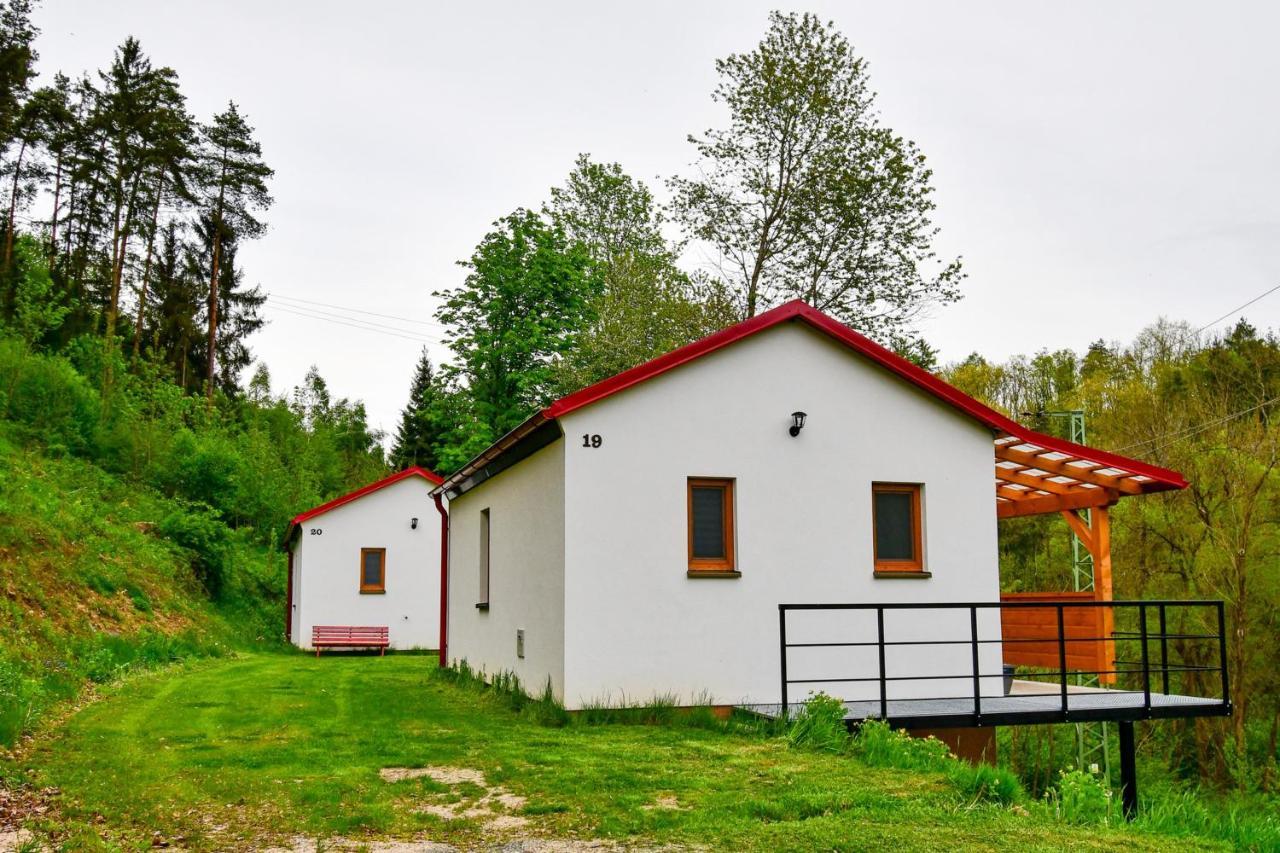 Chobot - Village Apartament *